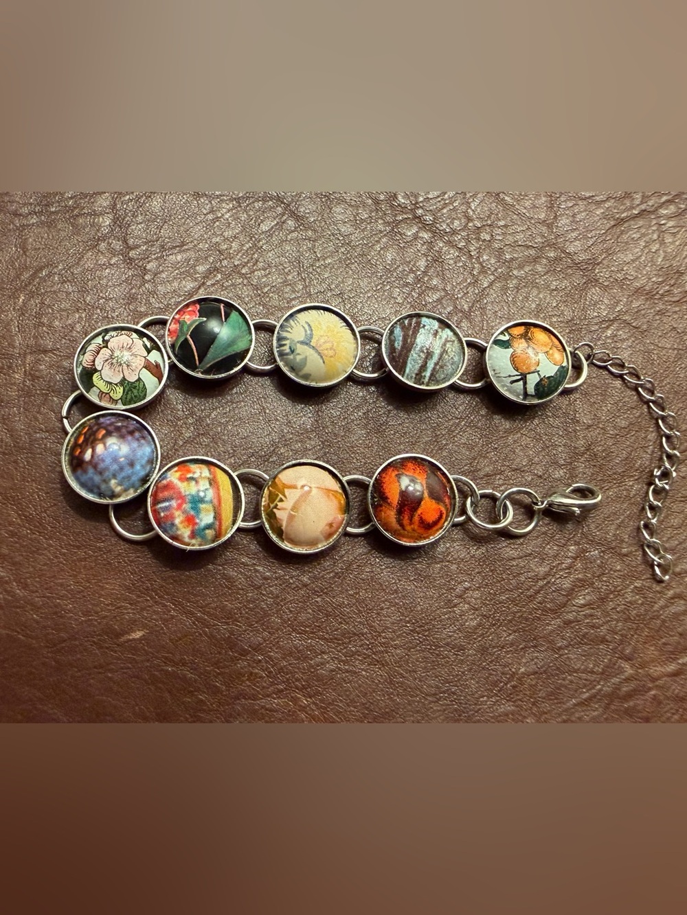Multicolored Round Link Art Pendant Bracelet